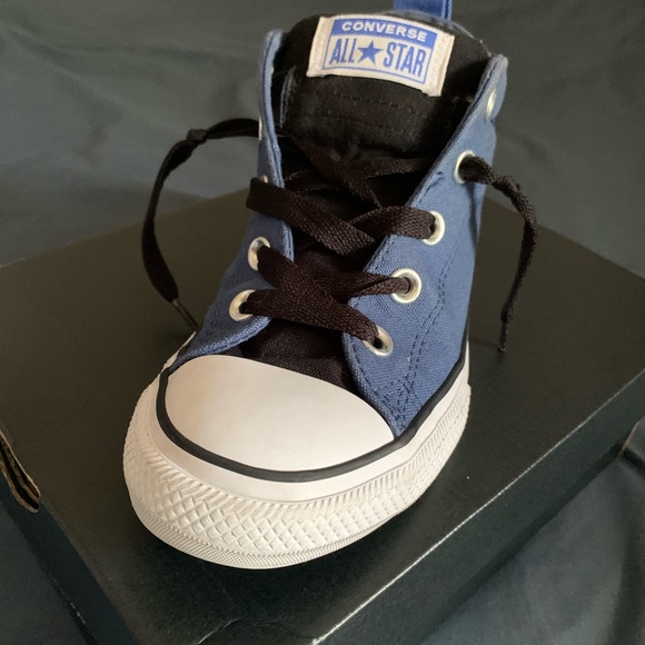 Kid’s Converse - Picture 5 of 10